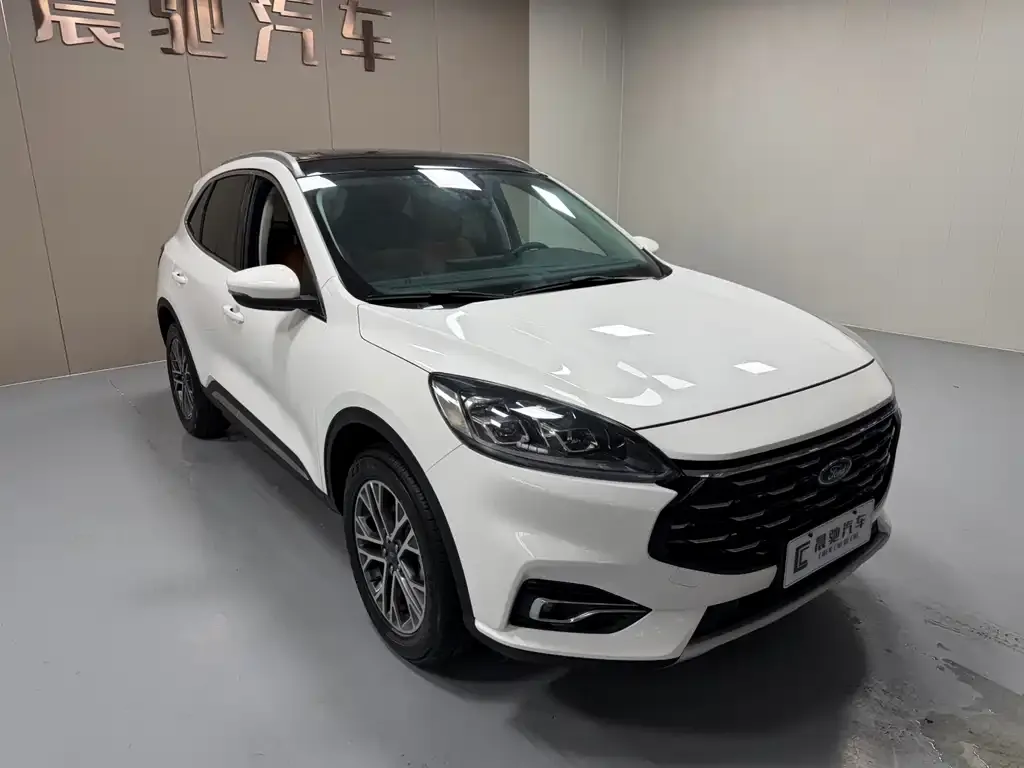 Ford Escape 2023 из CN, фото 2