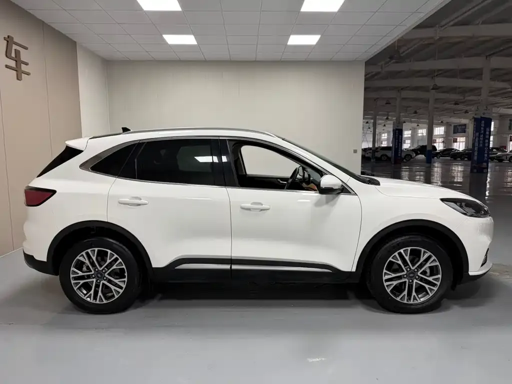 Ford Escape 2023 из CN, фото 6