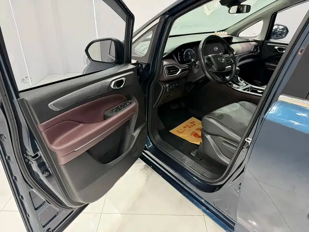 GAC Motor Trumpchi M6 — фото 10