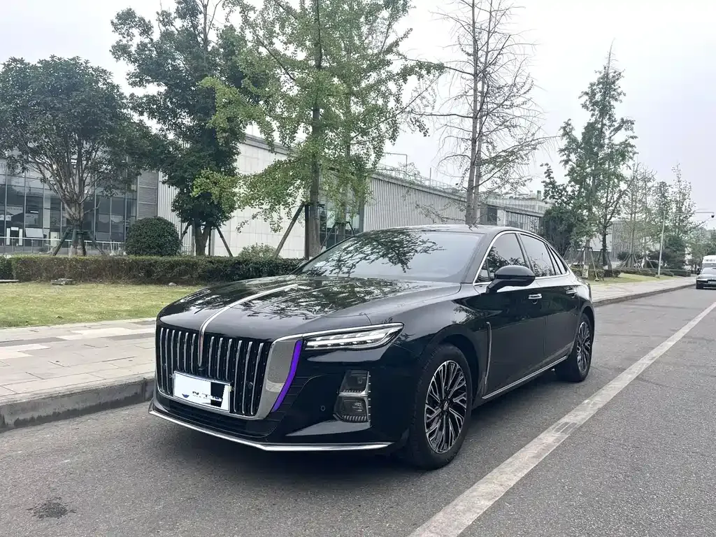 Hongqi H5 — фото 1