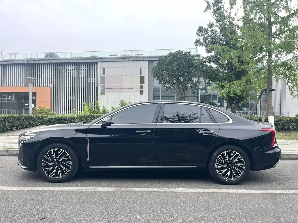 Hongqi H5 — фото 6