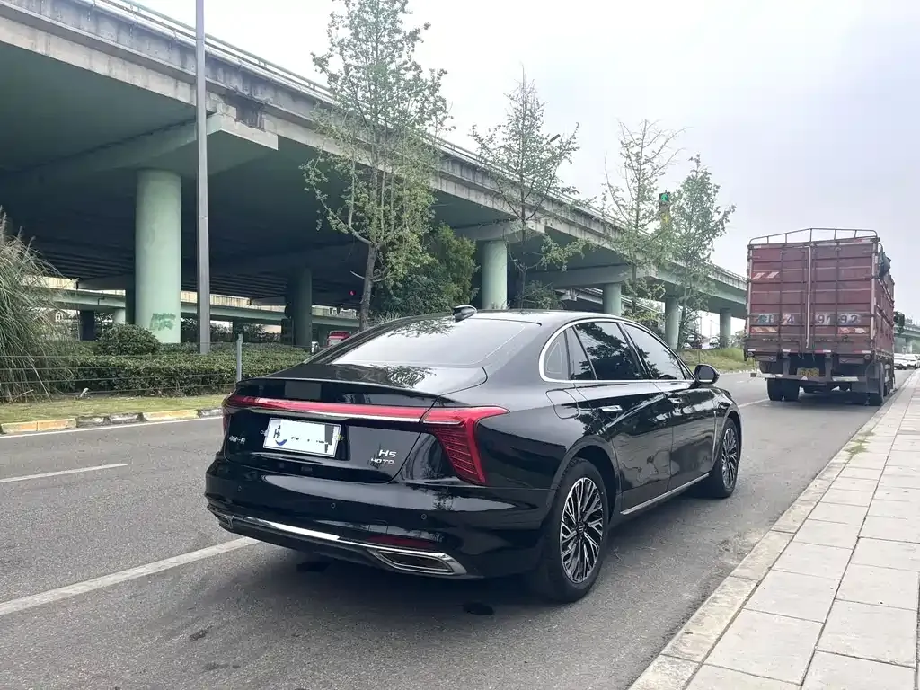 Hongqi H5 — фото 7