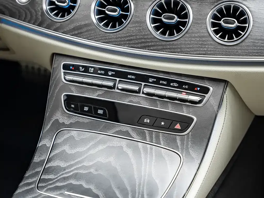 Mercedes-Benz CLS — фото 10