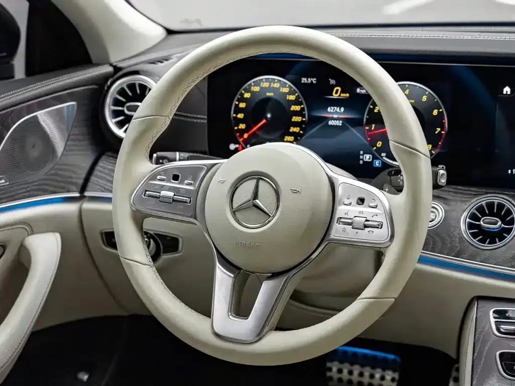 Mercedes-Benz CLS — фото 7