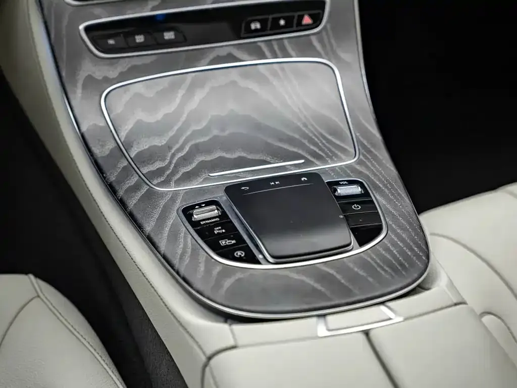 Mercedes-Benz CLS — фото 2