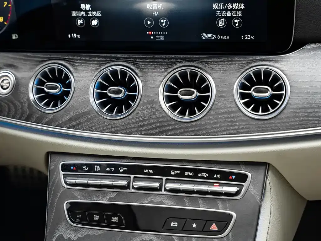Mercedes-Benz CLS — фото 8
