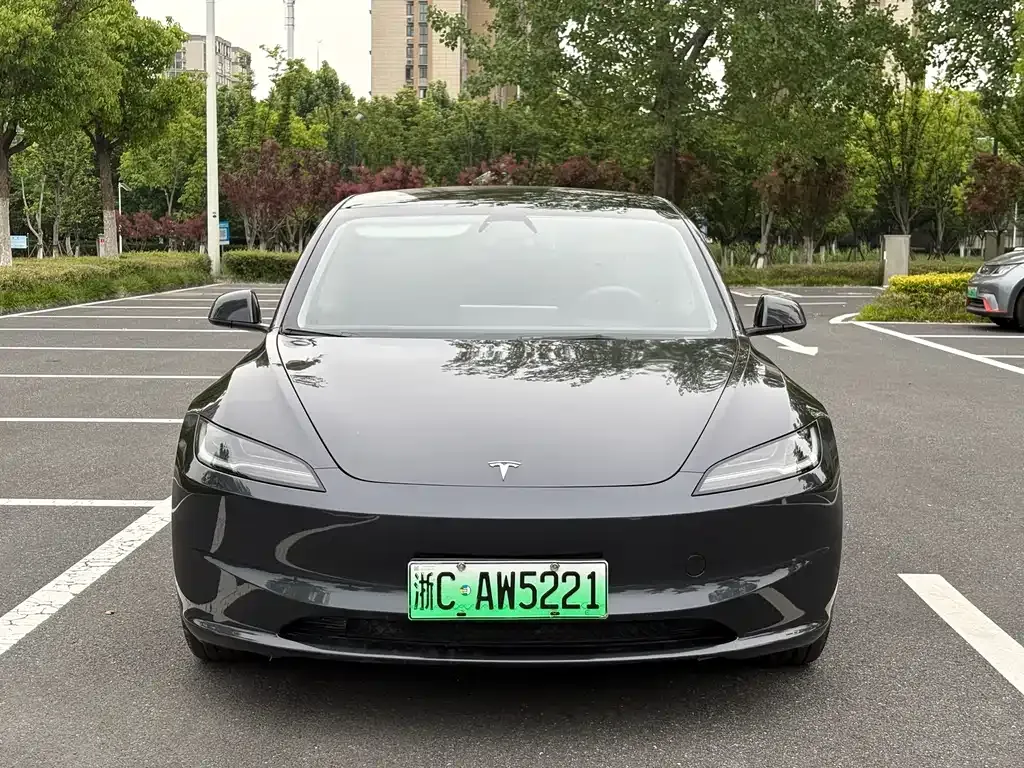 Tesla Model 3 — фото 7