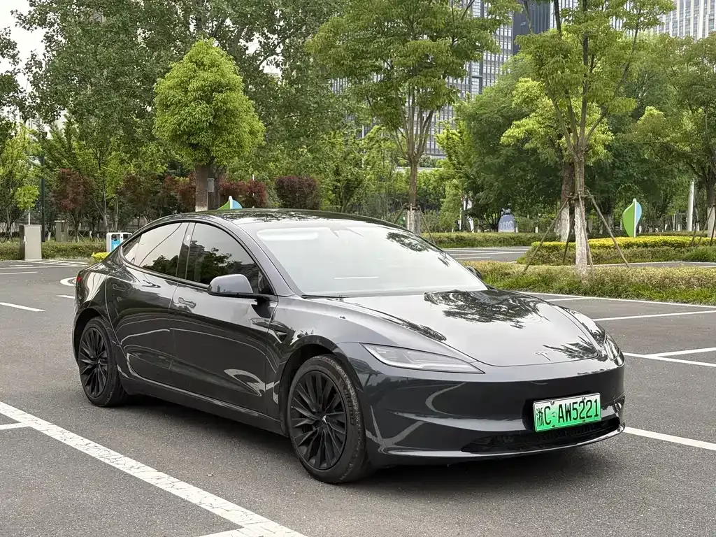 Tesla Model 3 — фото 5