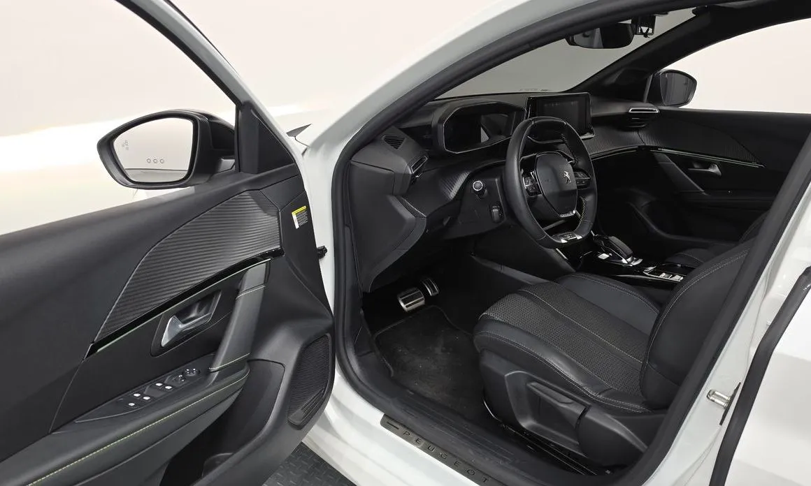 Peugeot 208 2022 из KR, фото 6
