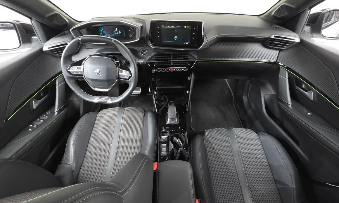 Peugeot 208 2022 из KR, фото 8