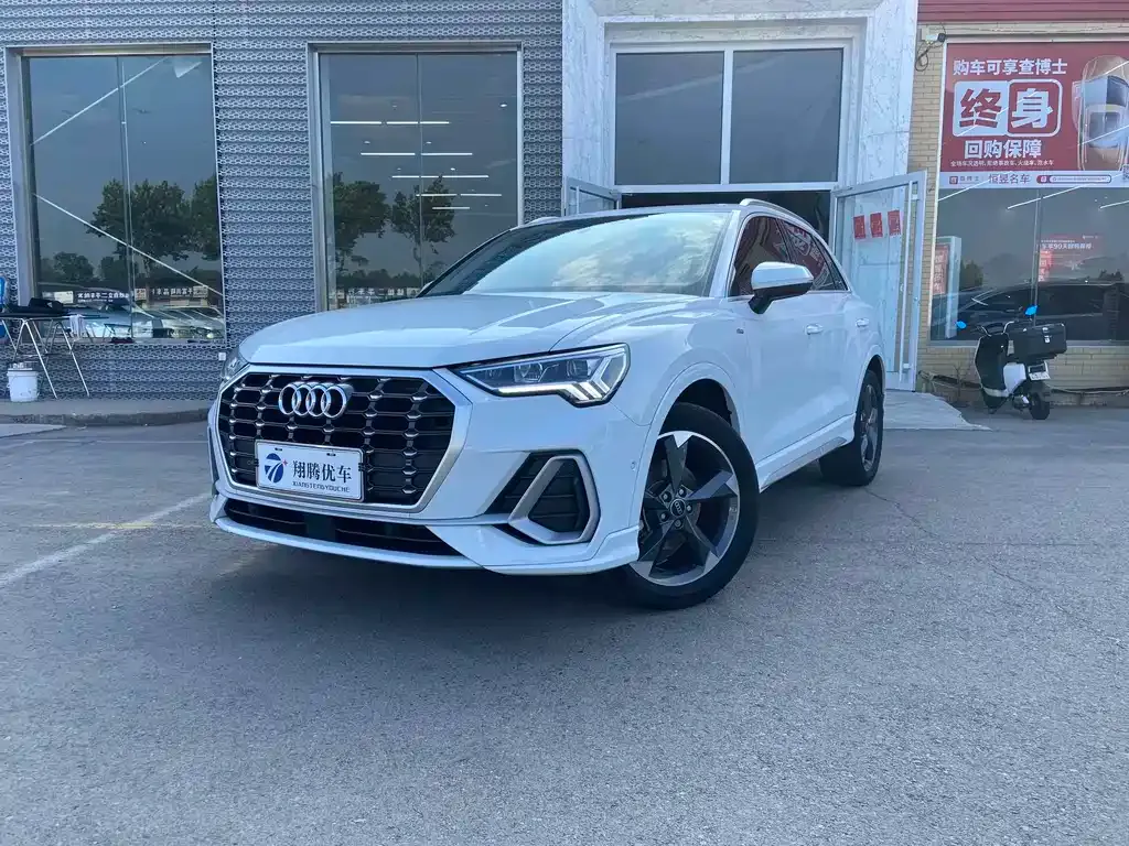 Audi Q3 — фото 1