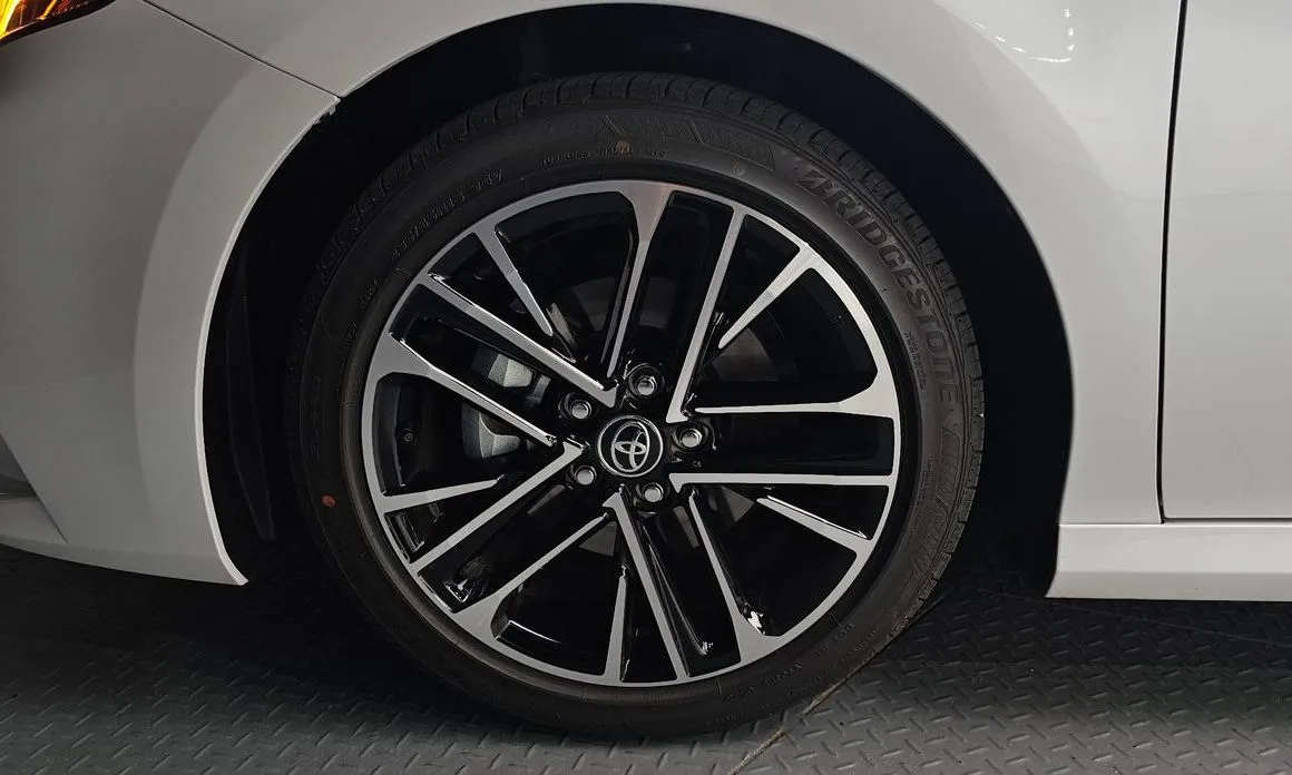 Toyota Camry — фото 5