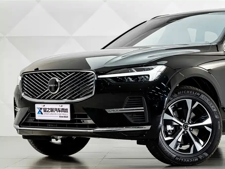 Volvo XC60 — фото 8