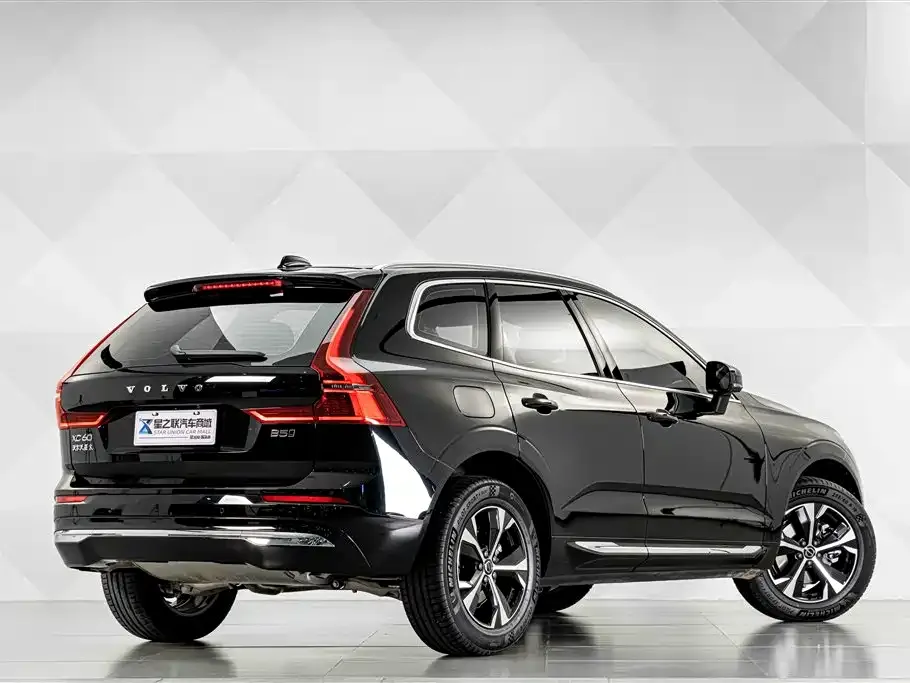 Volvo XC60 — фото 4