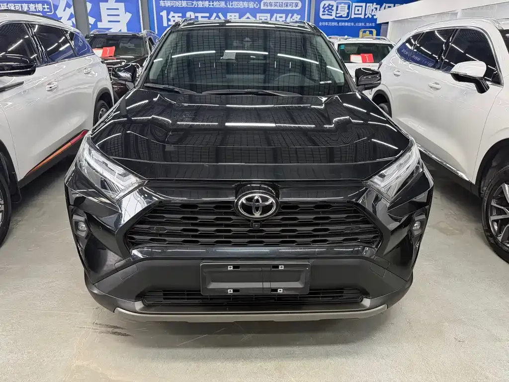 Toyota RAV4 — фото 9