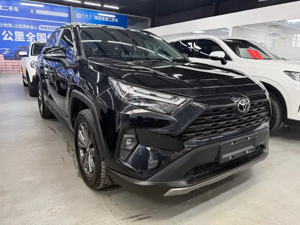 Toyota RAV4 — фото 6
