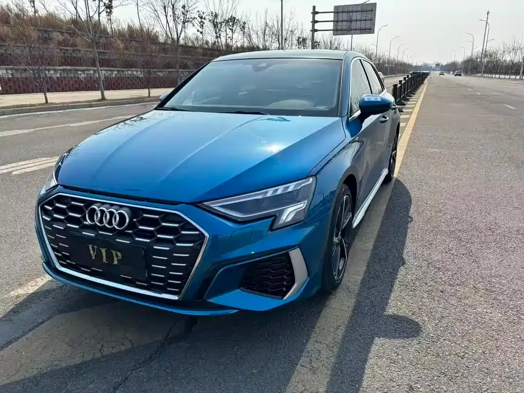 Audi A3 — фото 1