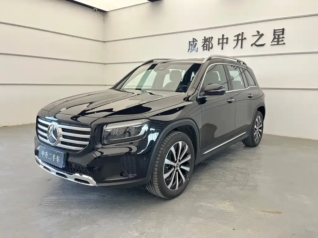 Mercedes-Benz GLB — фото 1
