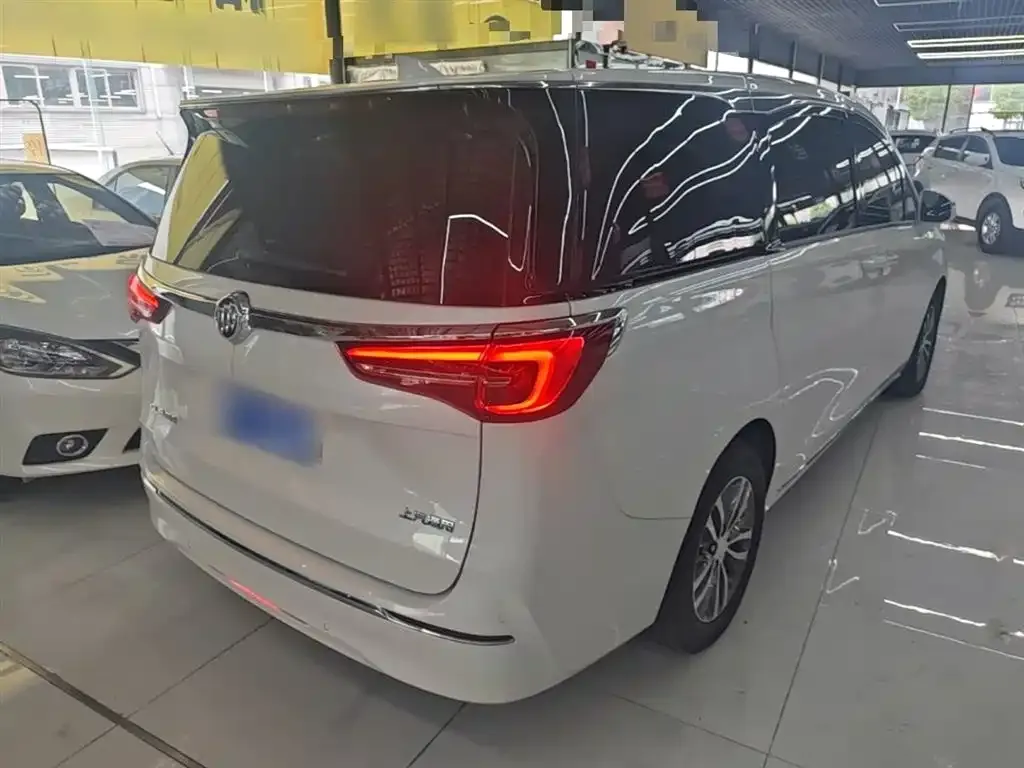 Buick GL8 2024 из CN, фото 4