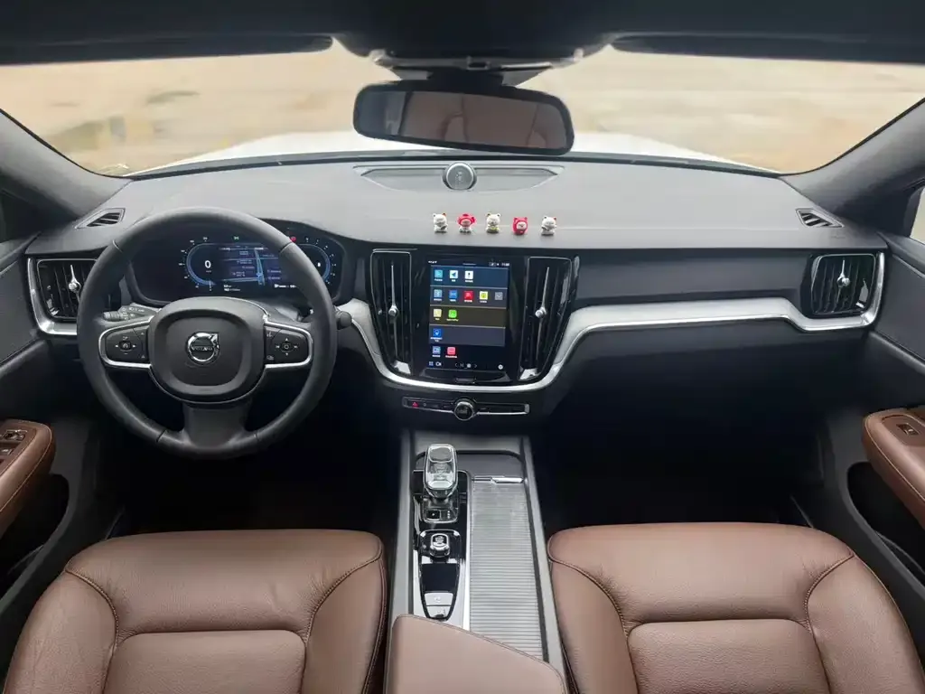 Volvo S60 — фото 10