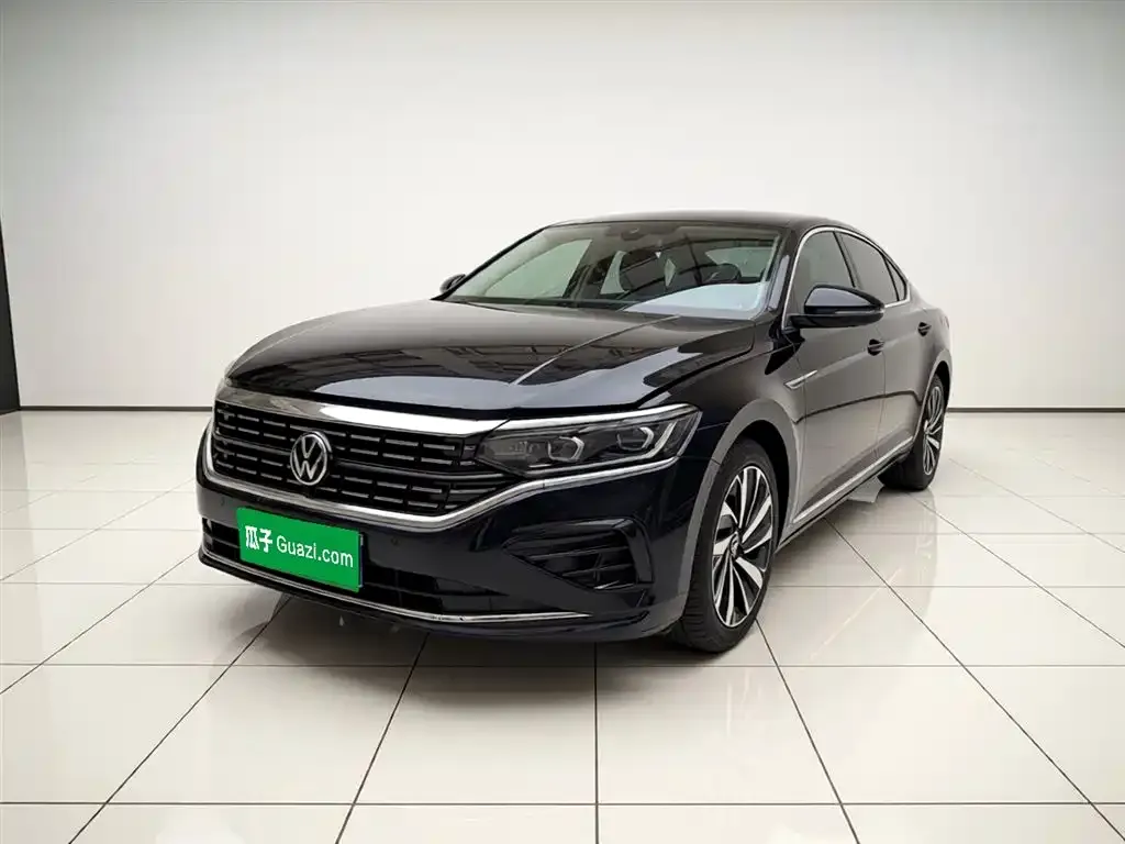 Volkswagen Passat — фото 1