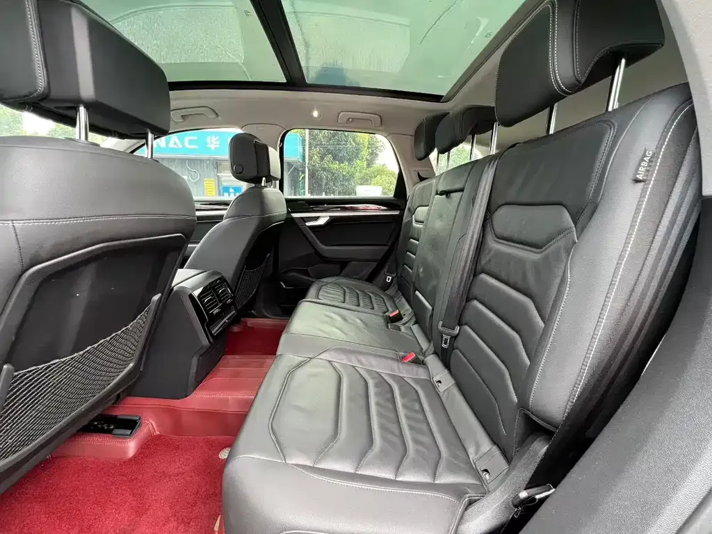 Volkswagen Touareg 2021 из CN, фото 2
