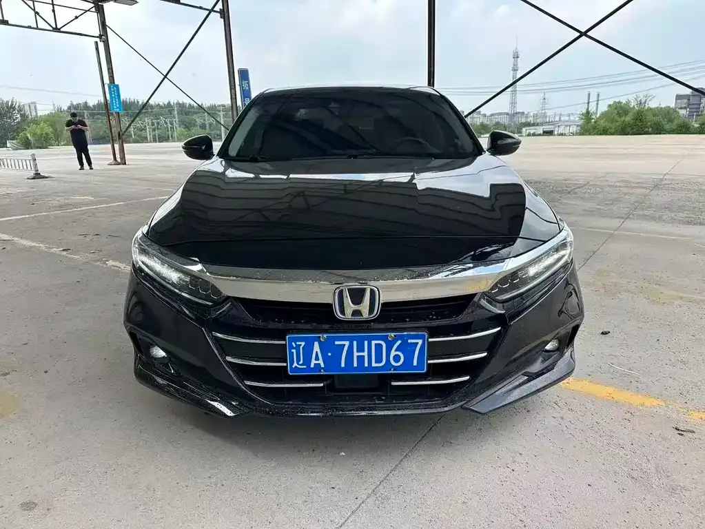 Honda Accord — фото 1