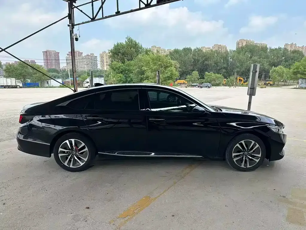 Honda Accord — фото 7
