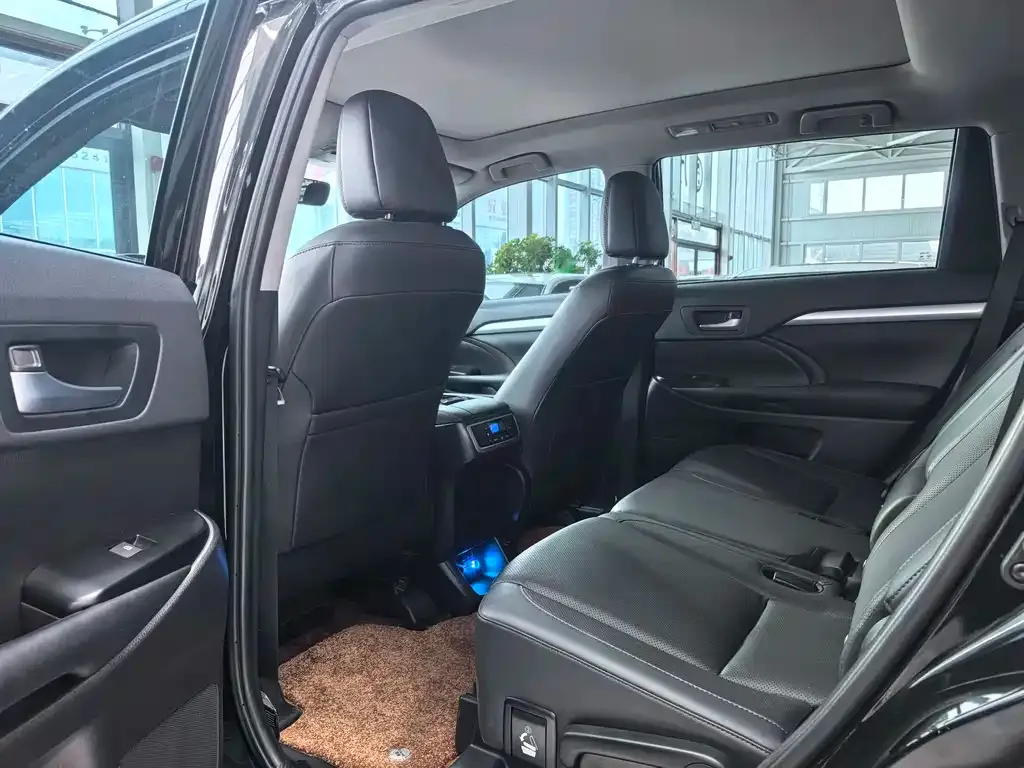 Toyota Highlander 2021 из CN, фото 4