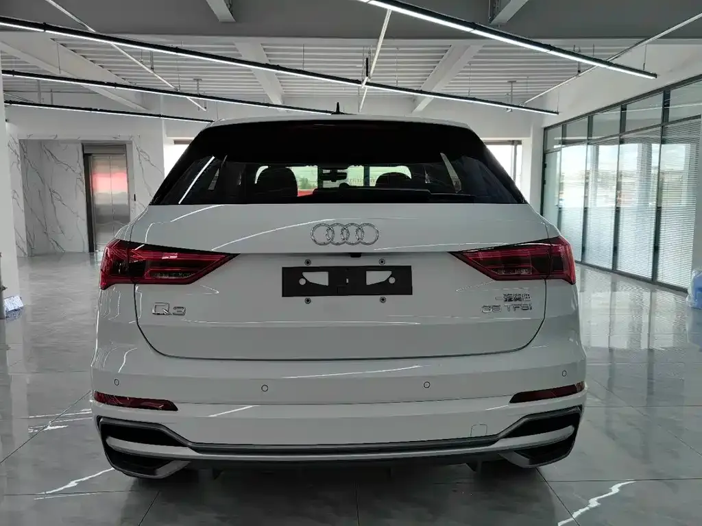 Audi Q3 — фото 10