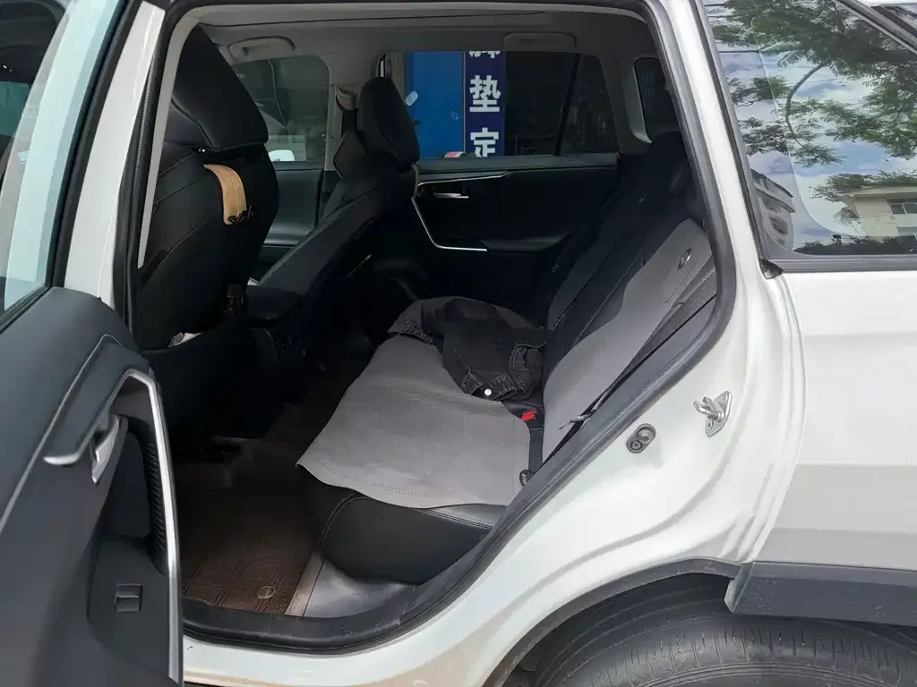 Toyota Wildlander 2024 из CN, фото 5