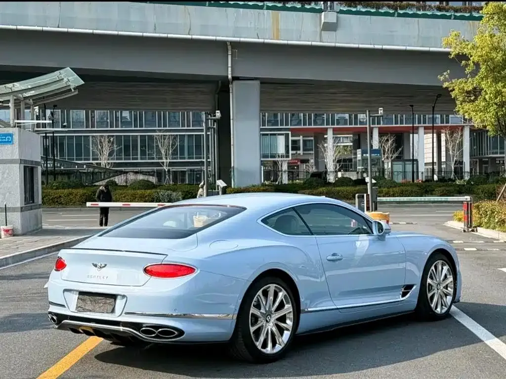 Bentley Continental — фото 8
