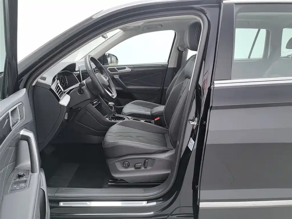 Volkswagen Tiguan L 2024 из CN, фото 7