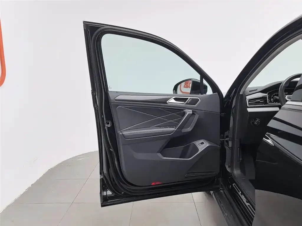 Volkswagen Tiguan L 2024 из CN, фото 2