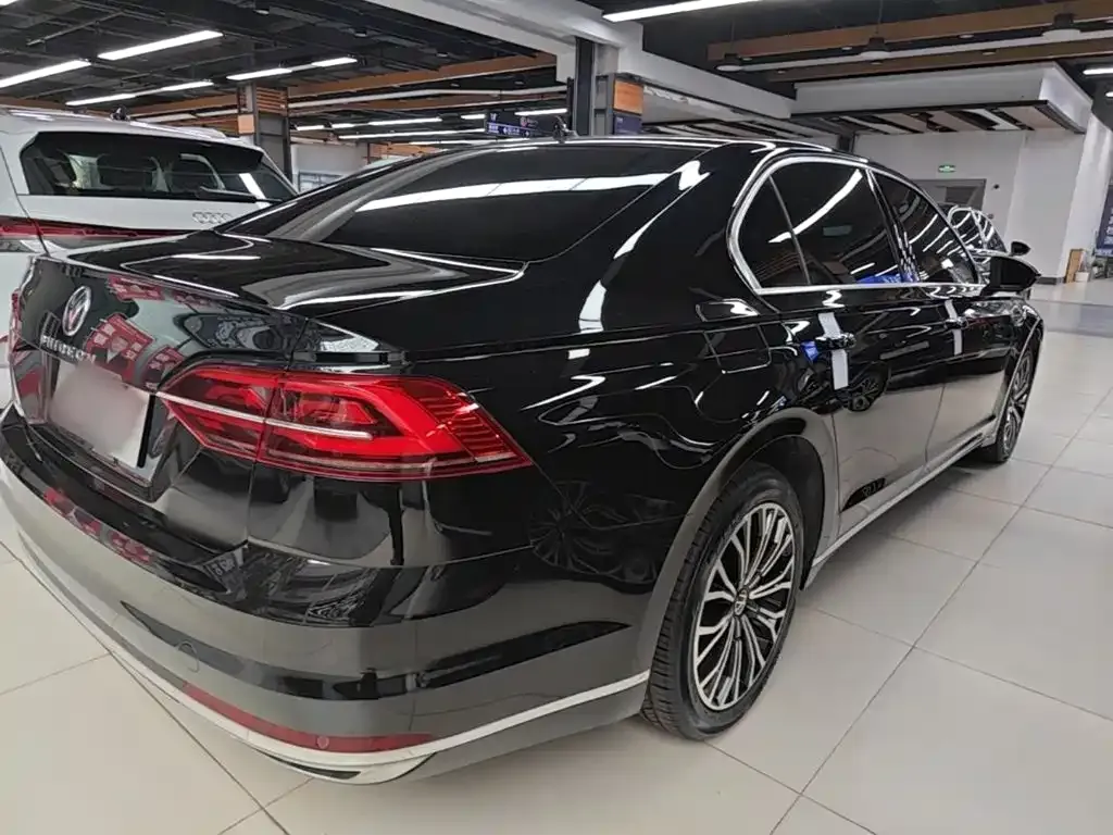 Volkswagen Phideon 2023 из CN, фото 10