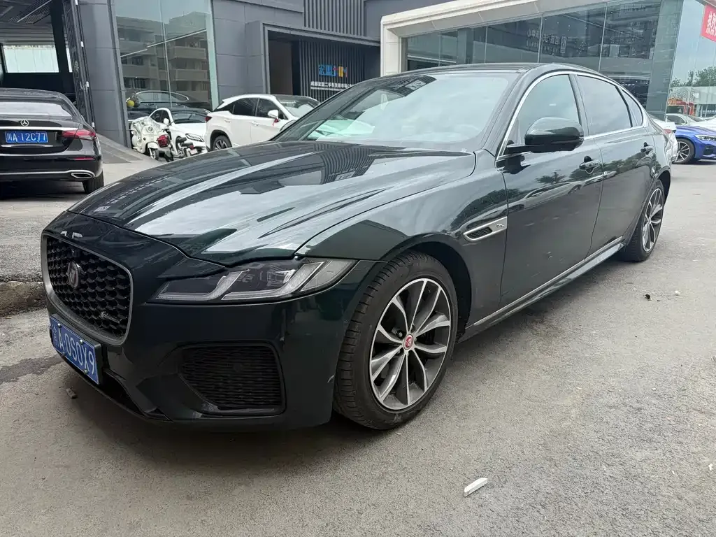 Jaguar XFL — фото 1