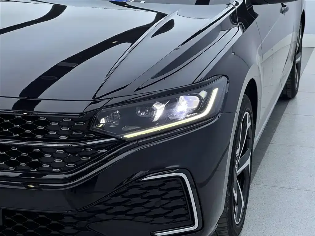 Volkswagen Passat — фото 6