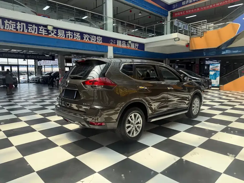 Nissan X-Trail — фото 10
