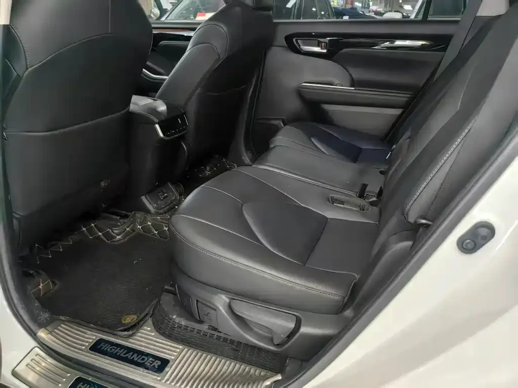 Toyota Highlander — фото 2