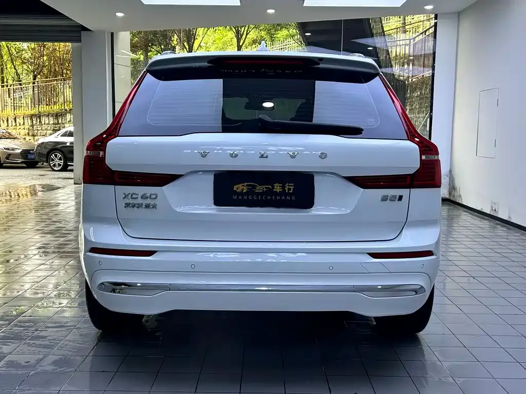 Volvo XC60 — фото 2