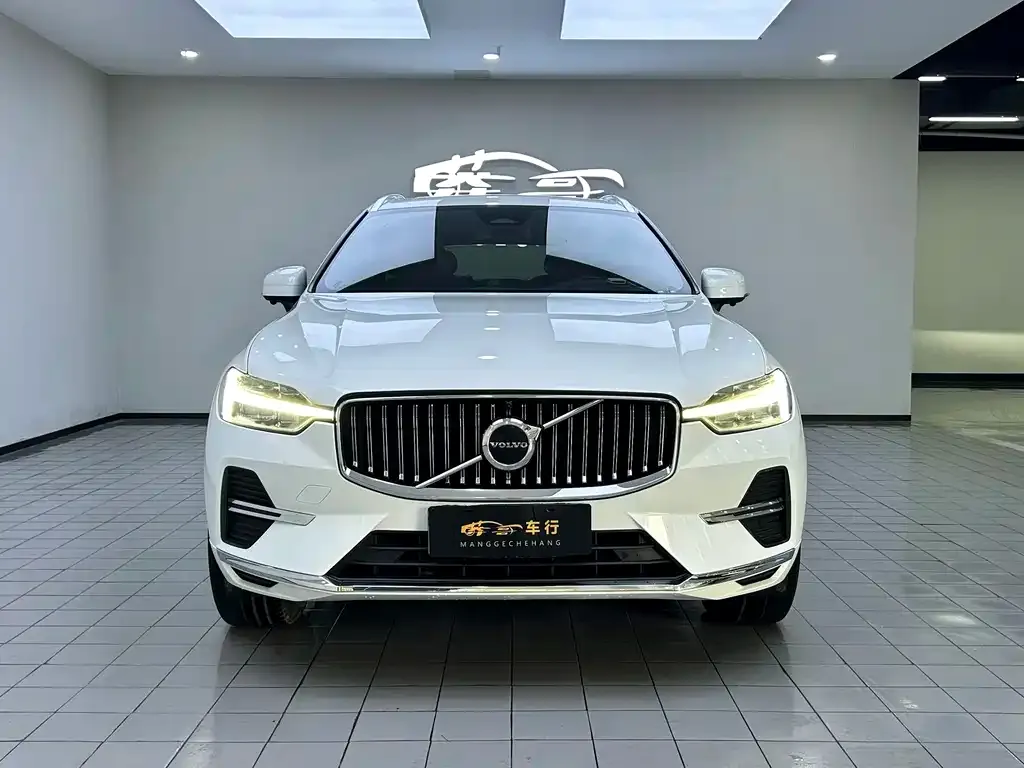 Volvo XC60 — фото 10