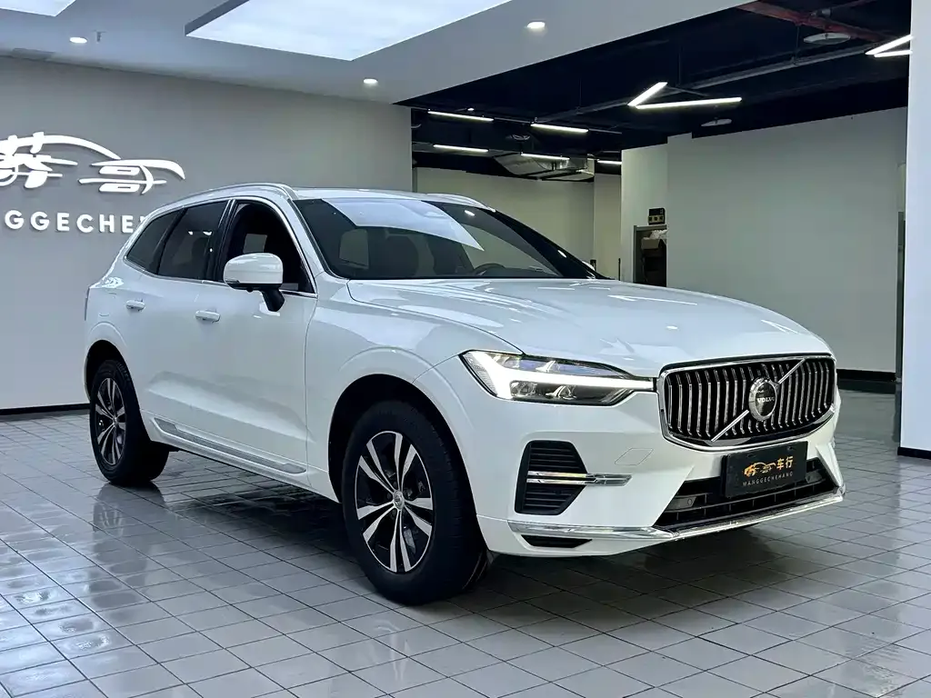 Volvo XC60 — фото 9