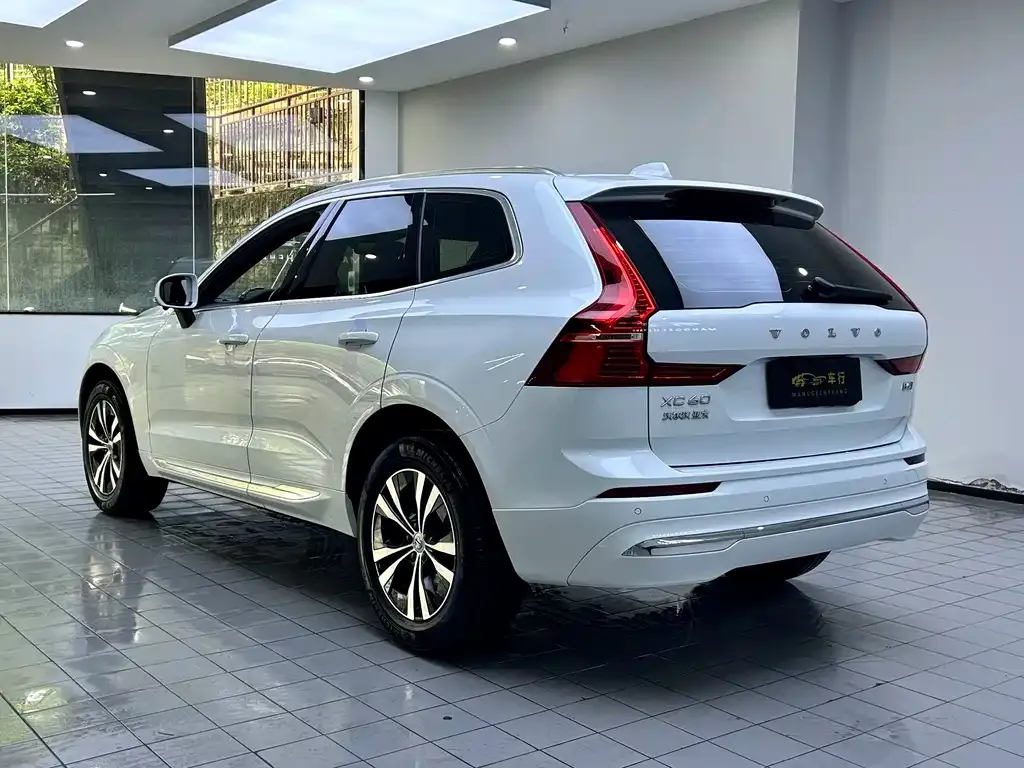 Volvo XC60 — фото 4