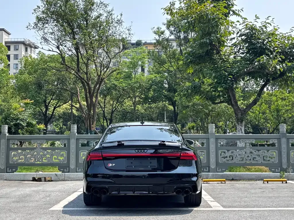 Audi A7 — фото 10