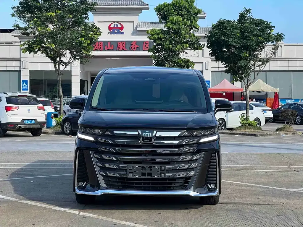Toyota Vellfire — фото 8