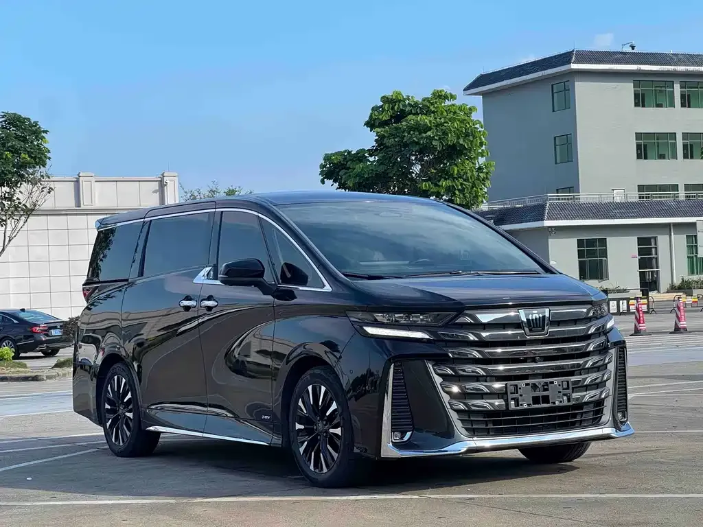 Toyota Vellfire — фото 4