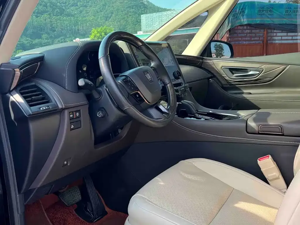 Toyota Vellfire — фото 3