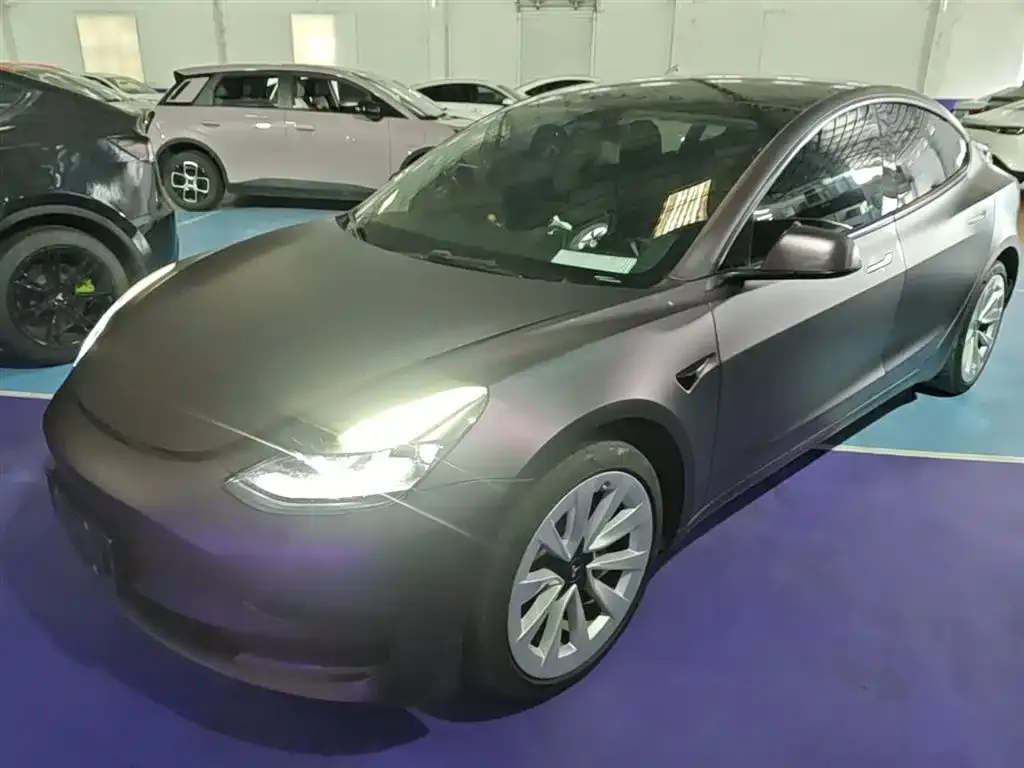 Tesla Model 3 — фото 1