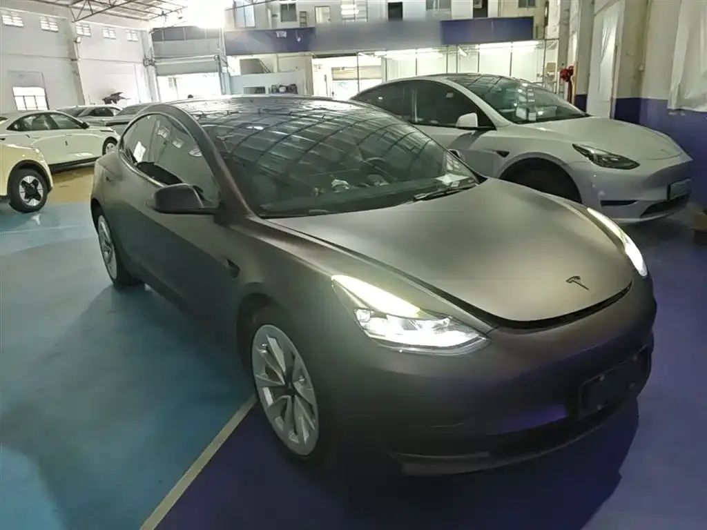 Tesla Model 3 — фото 9