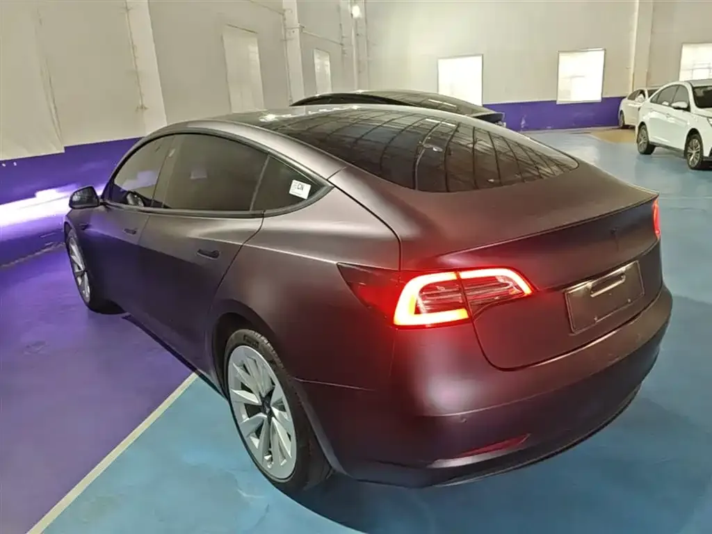 Tesla Model 3 — фото 5